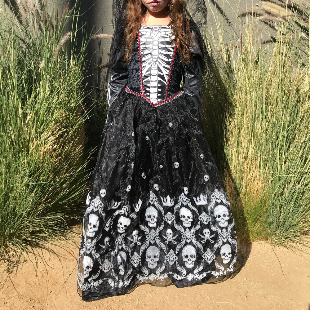 Chasing Fireflies Gothic Skeleton Kids Costume - Black & White
